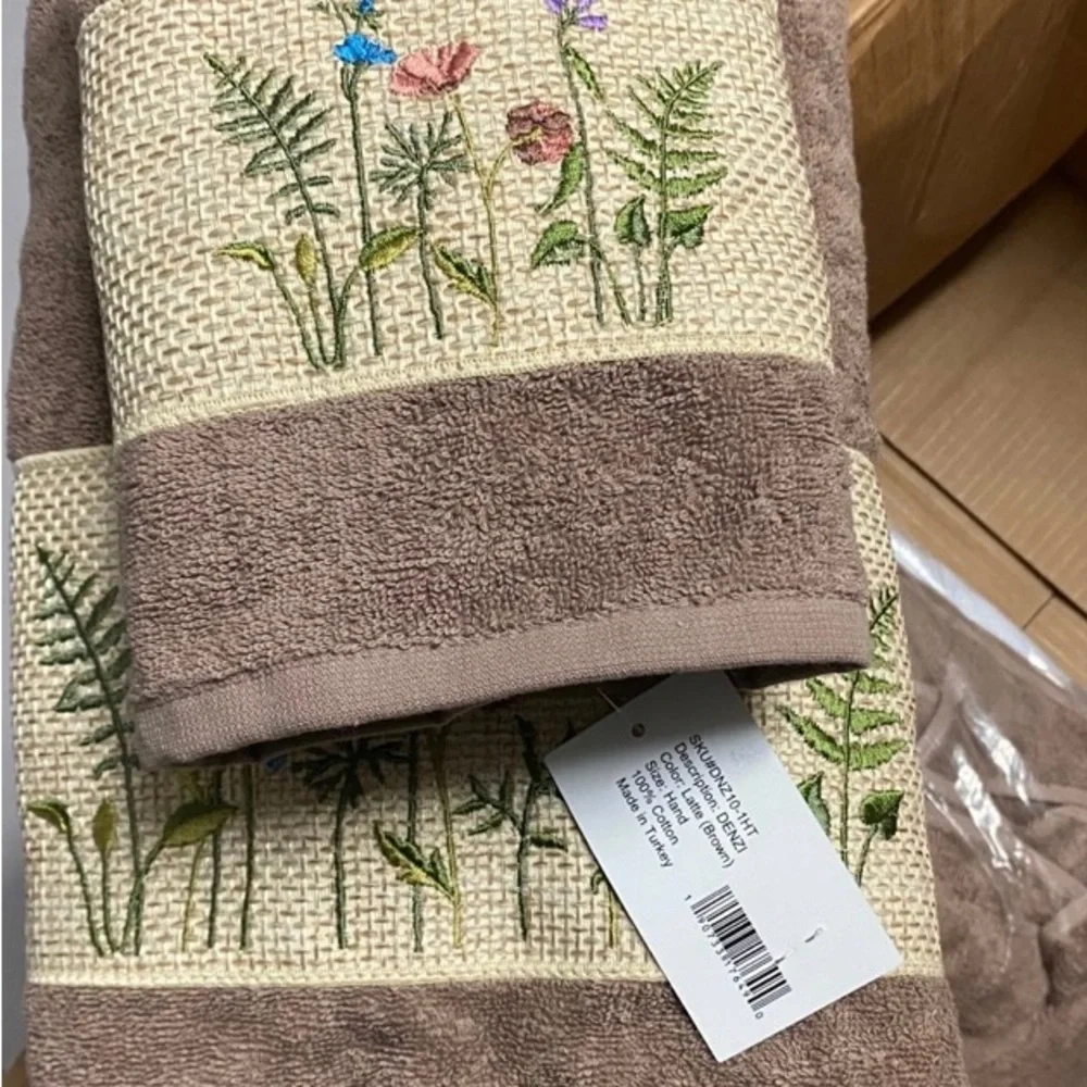 Linum Home Textiles Turkish Cotton Serenity 2Pc Embellished Bath Towel Set